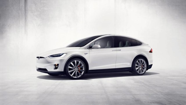Tesla社顧客、電気自動車向け連邦税額控除をすぐに失う