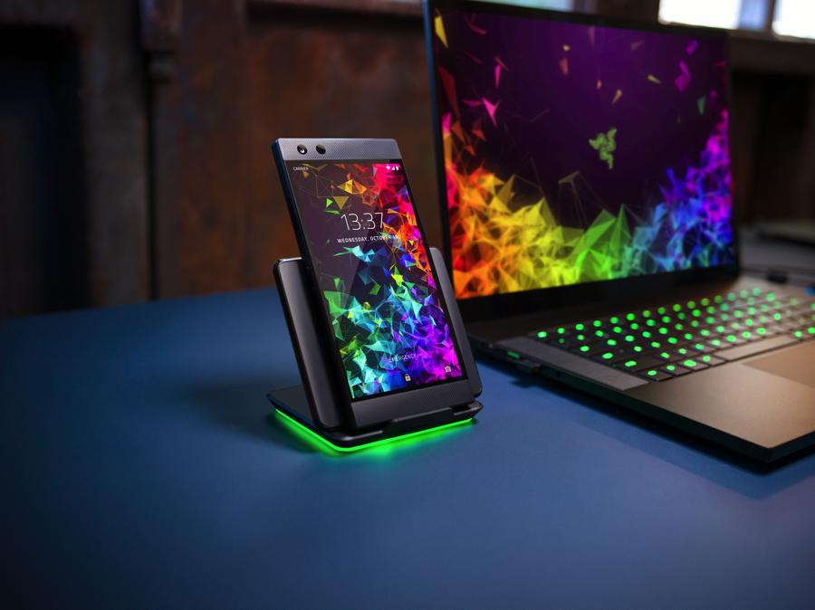 最強のゲーミングスマホ「Razer Phone 2」が登場 | Ubergizmo JAPAN