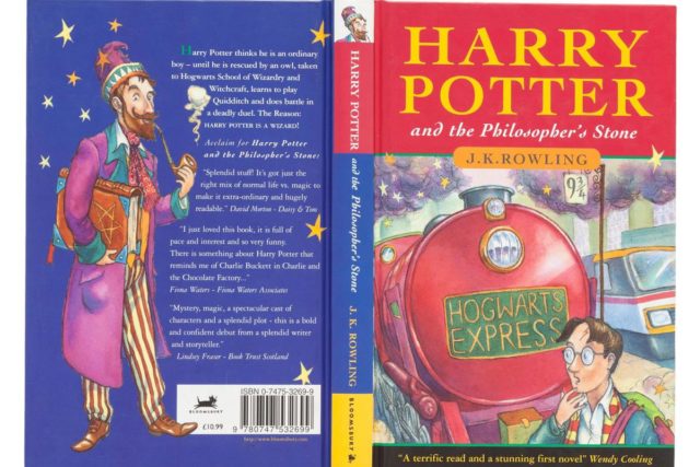 ハリー・ポッターと賢者の石」初版本が約9万ドルの高値を付ける 