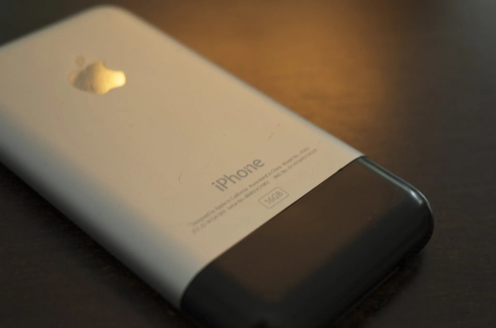 ヴィンテージスマホ】初代iPhoneが2600万円で落札される | Ubergizmo JAPAN